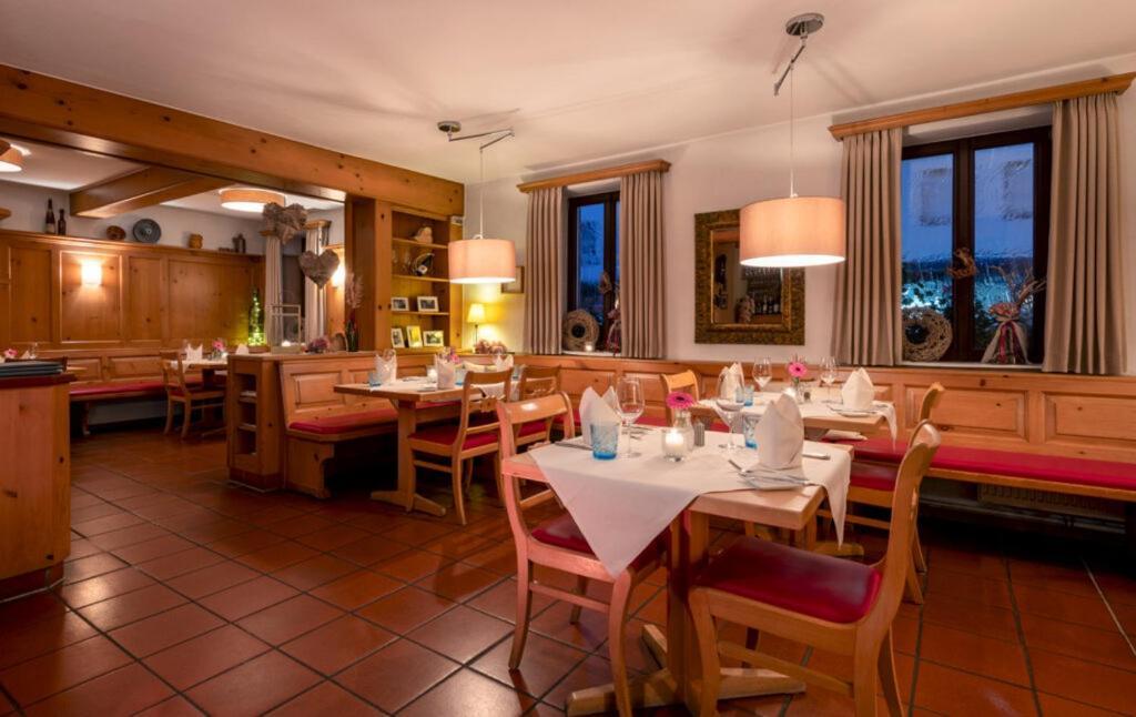 Adler Landhotel Buergstadt Bagian luar foto